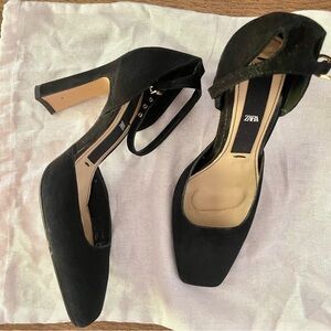 Zara Women's Black Heels with Ankle Strap